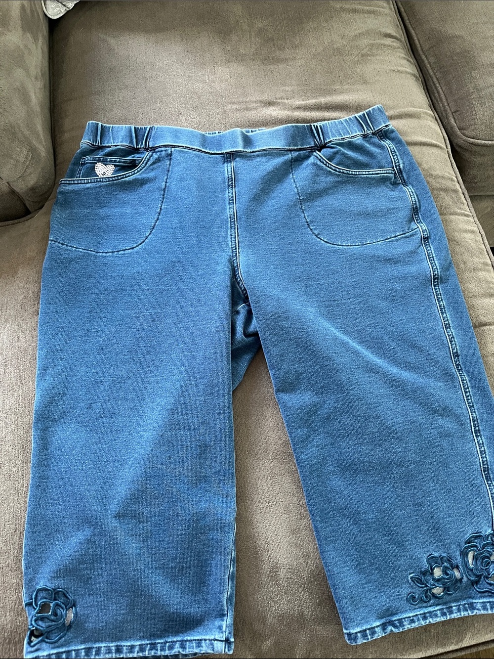 Blue Women's Pull-On Capri Jeans with Embroidered Hem
